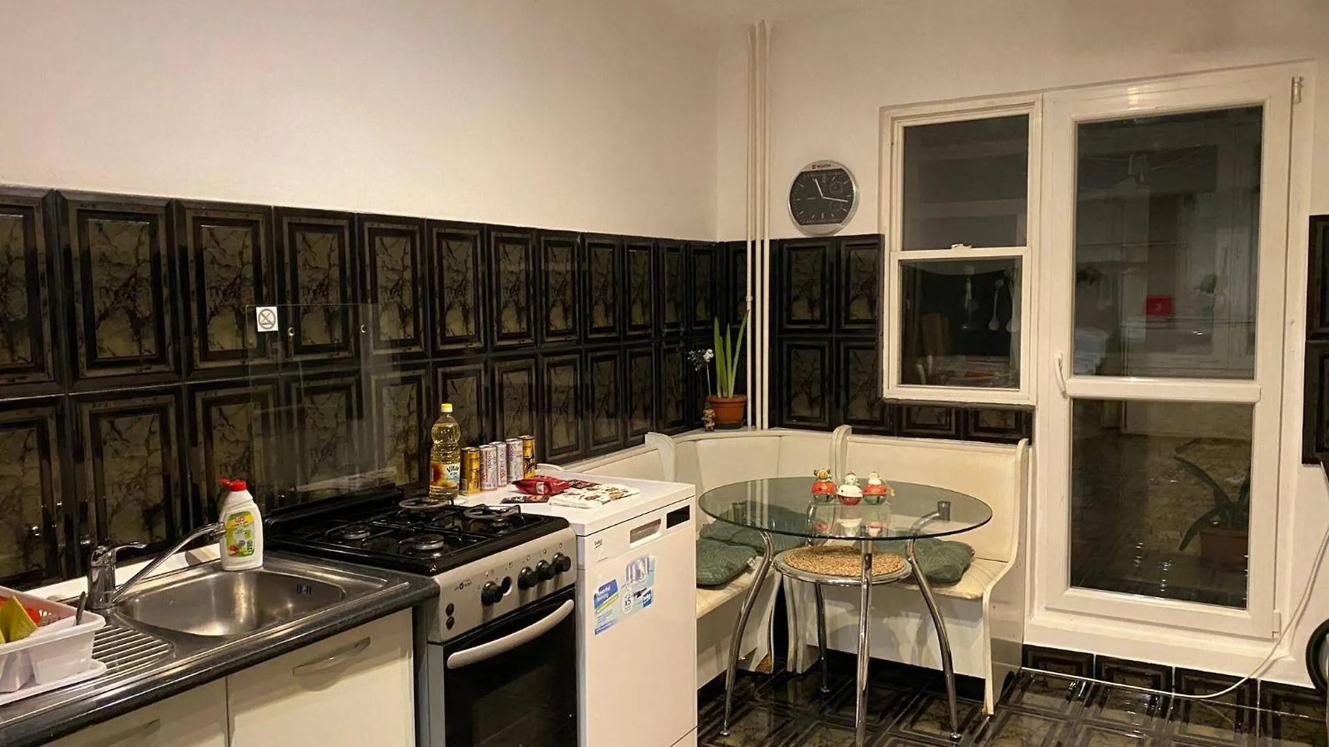 Parklake 4 Rooms With 6 Beds Accomodates 9 People Entire Apartment Bucharest