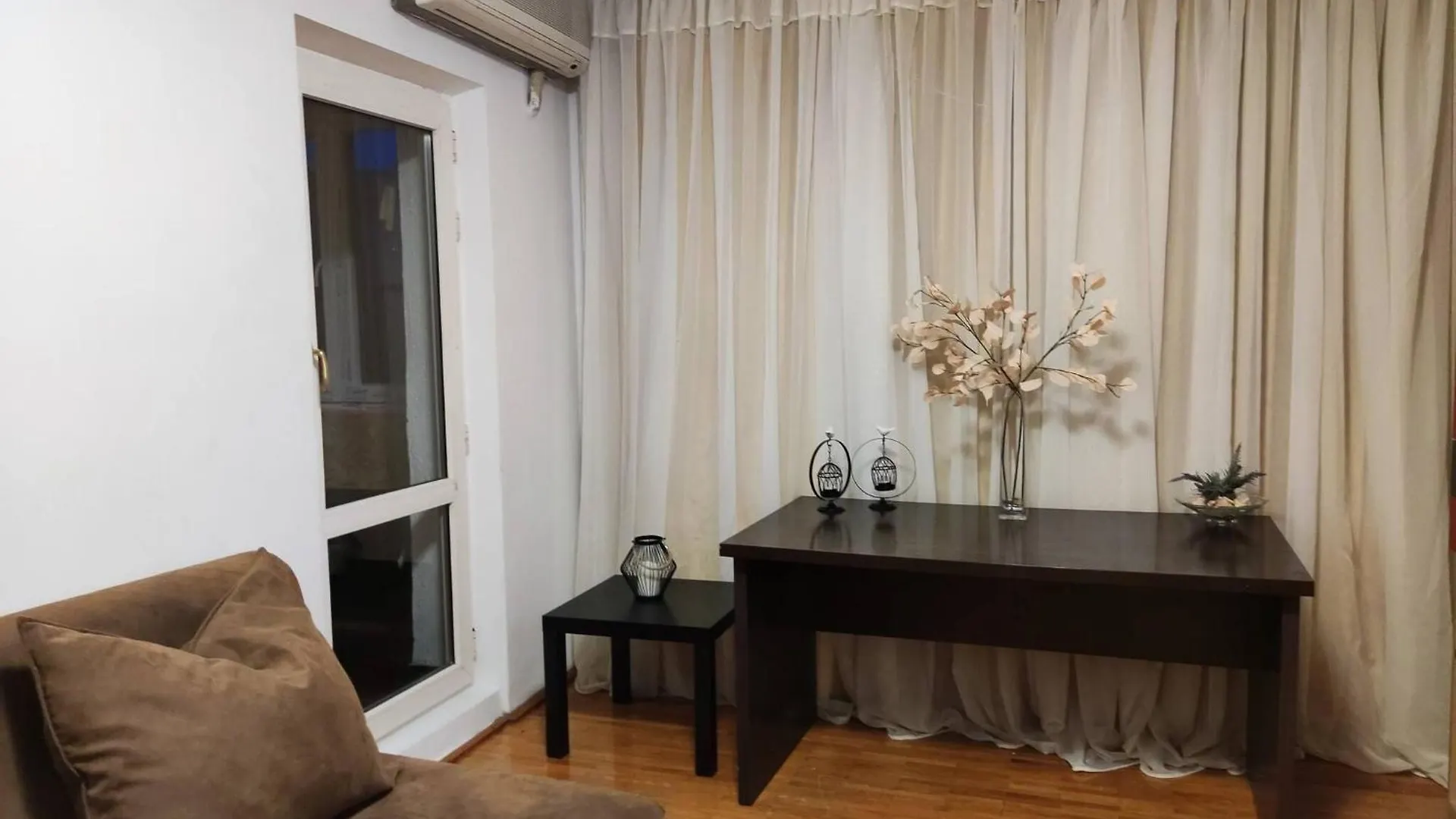Parklake 4 Rooms With 6 Beds Accomodates 9 People Entire Apartment Bucharest Romania
