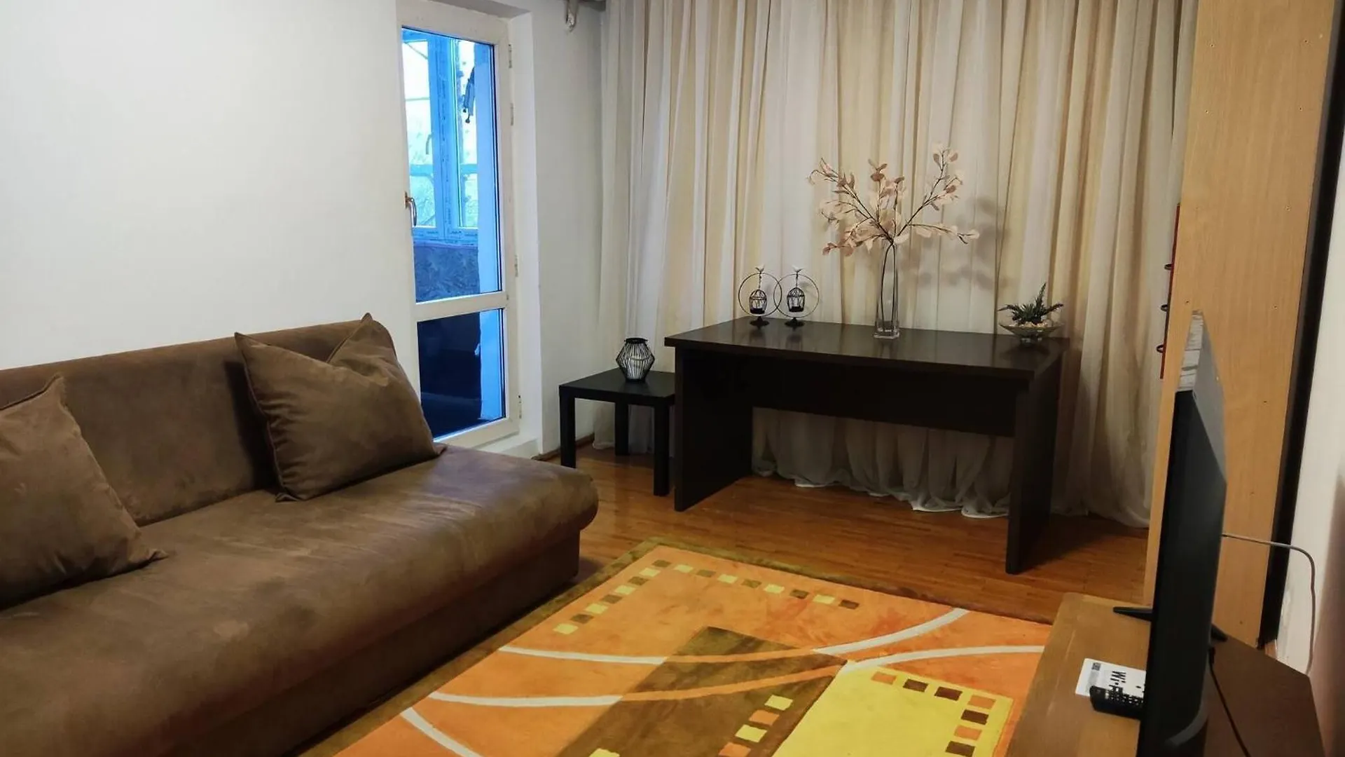 Parklake 4 Rooms With 6 Beds Accomodates 9 People Entire Apartment Bucharest
